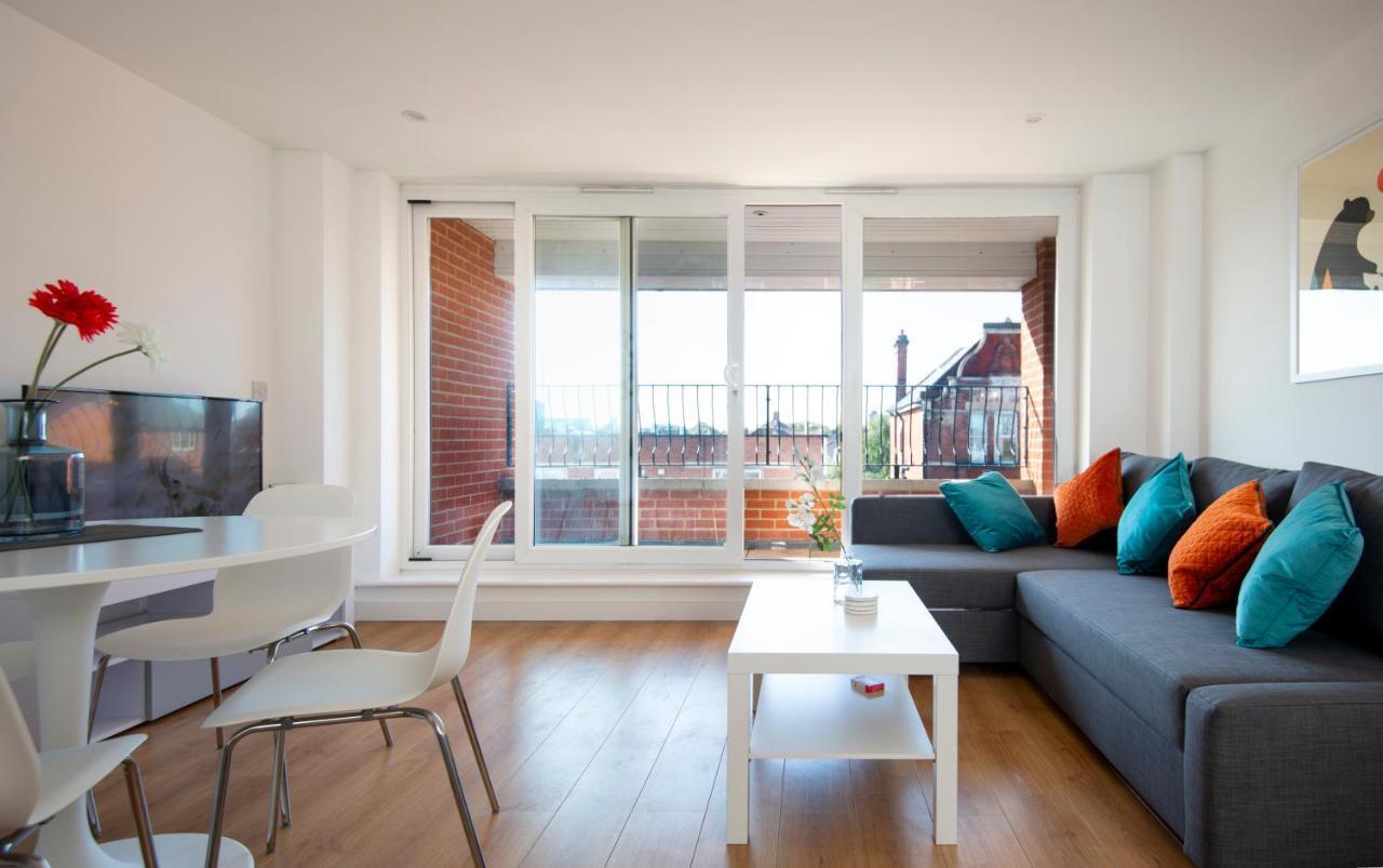 Elm View - 2 Bedroom 2 Bathroom Apartment With Parking In Central Southsea, Portsmouth Eksteriør billede