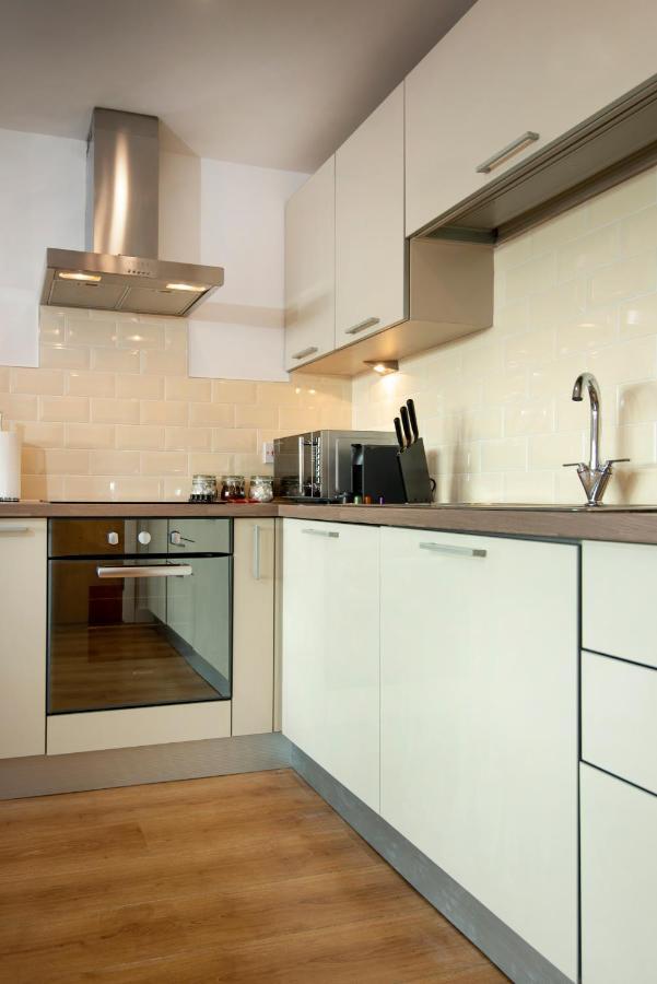 Elm View - 2 Bedroom 2 Bathroom Apartment With Parking In Central Southsea, Portsmouth Eksteriør billede